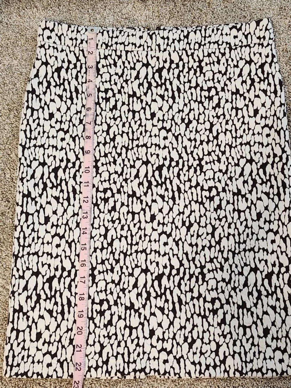 Michael Michael Kors Brown & White Patterned Skirt – Size M – EUC - Picture 3 of 7